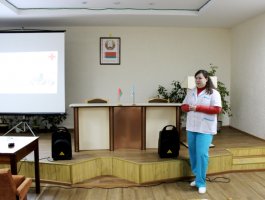 Коваленко Александра, учащаяся группы ЛД-3, с викториной по теме «Из истории хирургии»